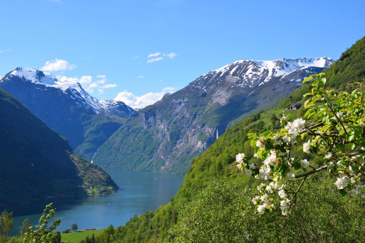 Hole * Geiranger