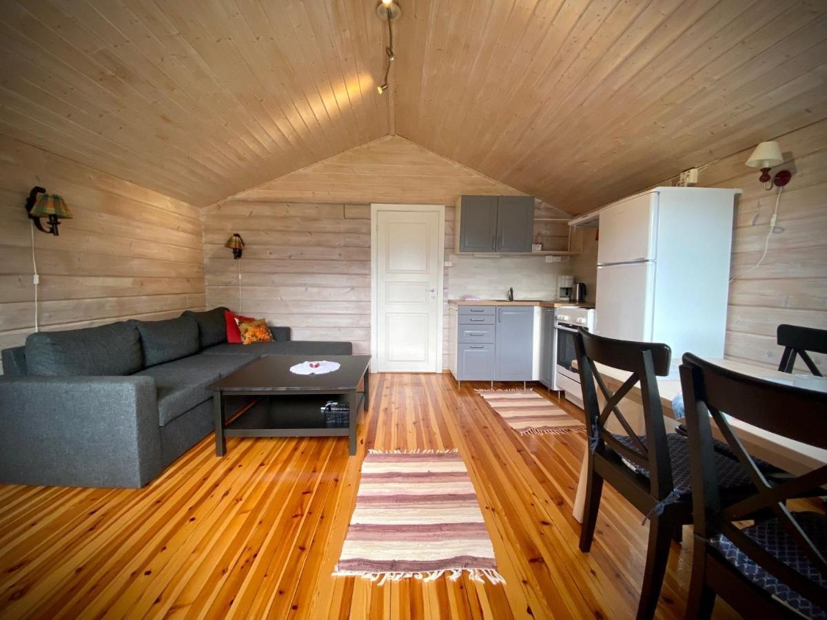 Hole Lodge *