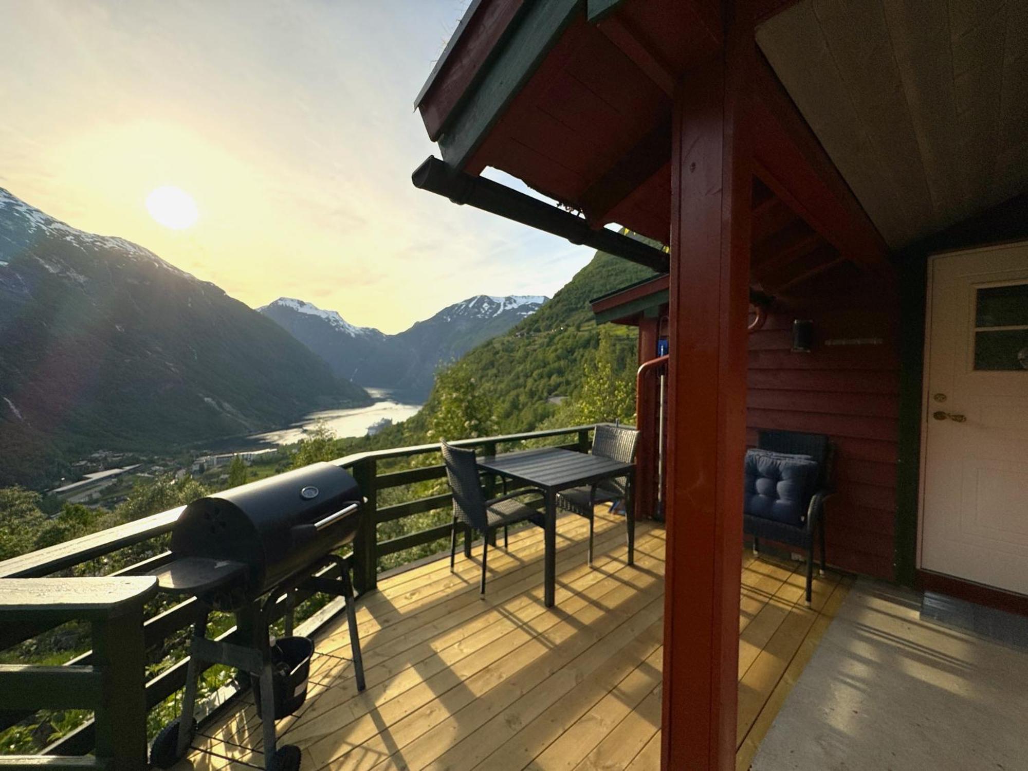 Hole * Geiranger